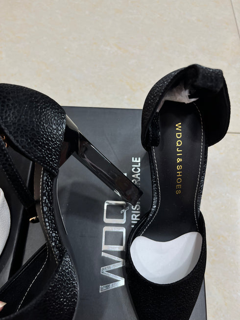Luxury Style Pointed Toe Heel
